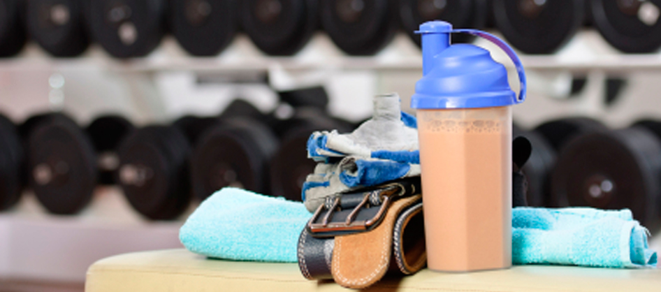 Benefits of drinking a protein shake after lifting & the effect on muscle growth
