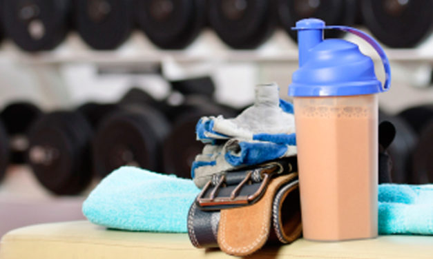 Benefits of drinking a protein shake after lifting & the effect on muscle growth